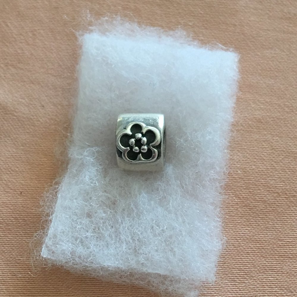 Pandora Daisy Charm